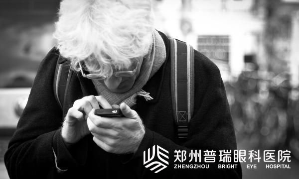 高度近視可以嗎？V4C-ICL助您擺脫眼鏡束縛！